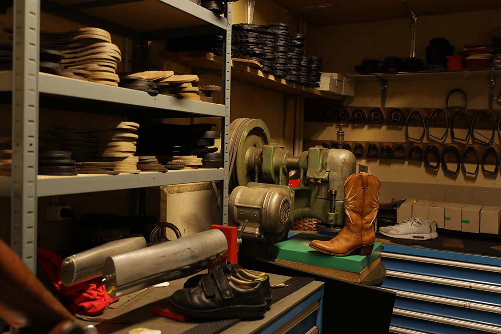 Schuhmacherei Und Alden-schuhe Reparatur Eduard Schmalz Schuhmacher weltweit - Bern CH