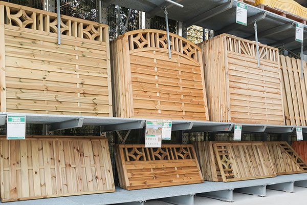 Hagebaumarkt & Gartencenter München Nord Lerchenauer Straße München Sortiment Holz im Garten - hagebaumarkt München