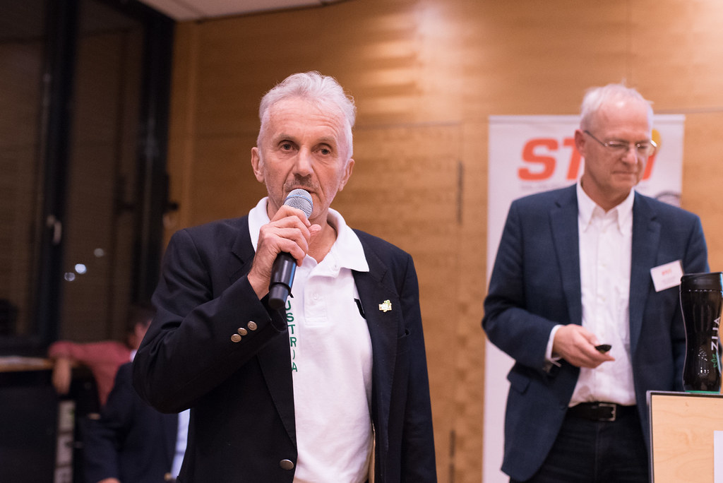 Herr Dr. Med. Peter Nikodem Rezensionen STV-GV 2017 | Peter Nikodem präsentiert Zija | Thomas Zeindl | Flickr