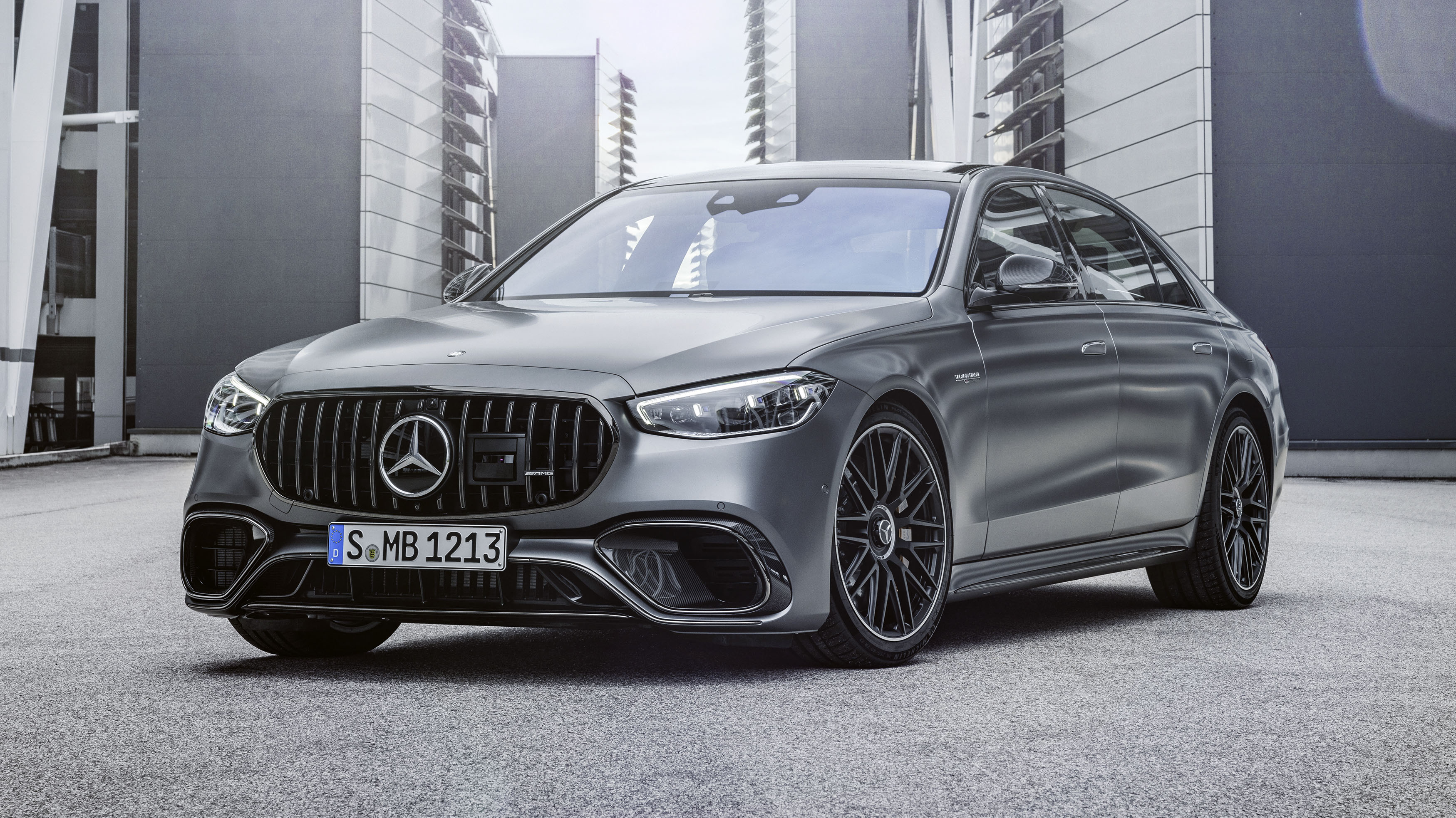 Mercedes-benz Niederlassung Berlin Holzhauser Straße Berlin The new Mercedes-AMG S63 is now a 791bhp hybrid, becomes most powerful