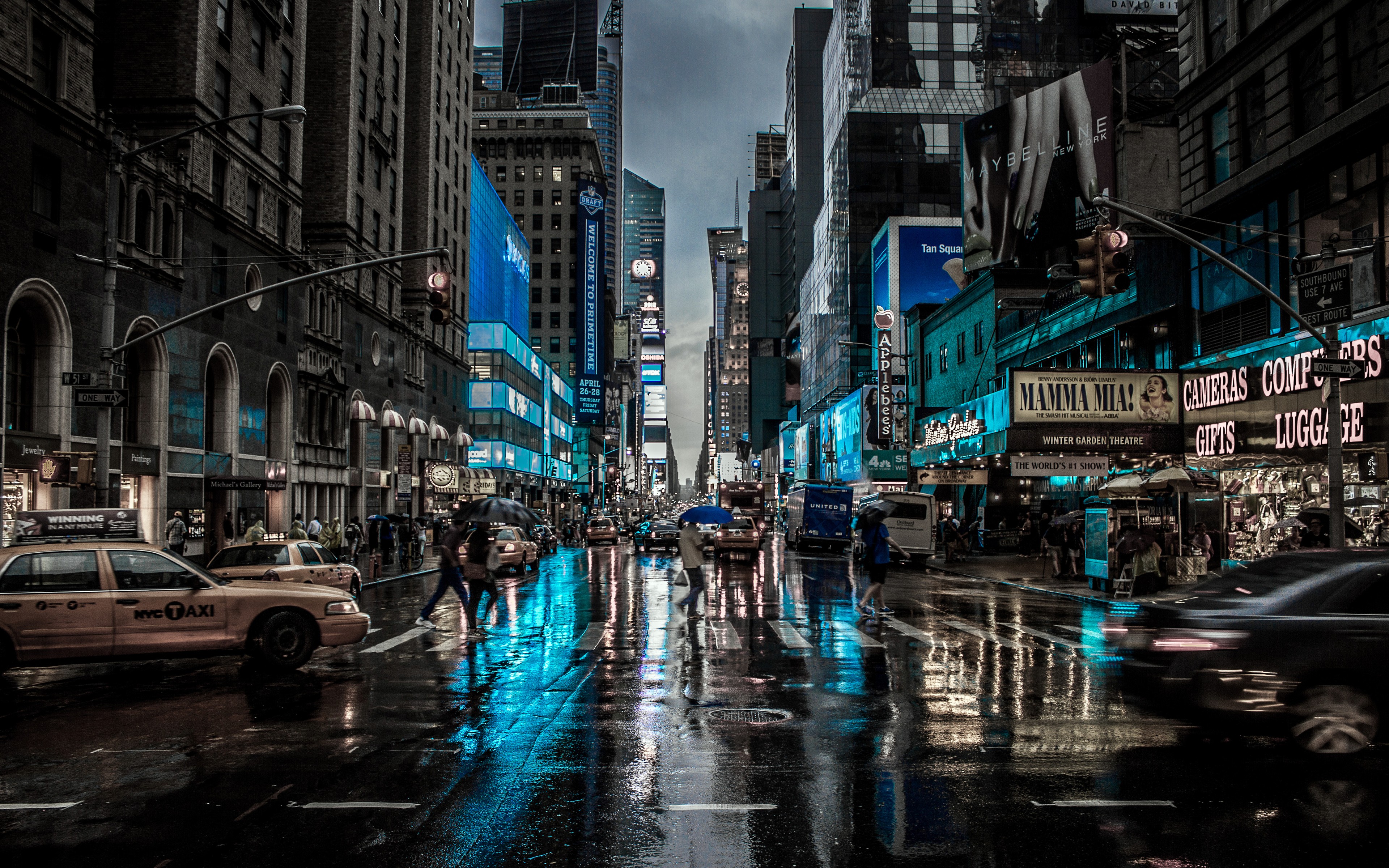 City Service Iii Inh. R. Lund Euskirchen Wallpaper : city, street, cityscape, night, car, reflection, rain, road
