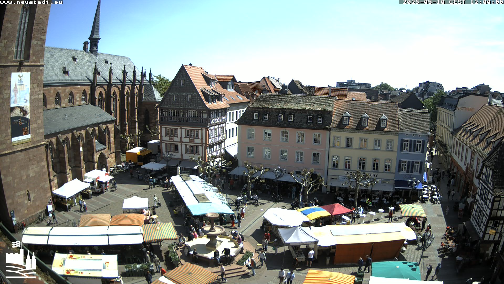 Cafes In Neustadt An Der Weinstraße Webcam Neustadt a. d. Weinstraße: Marktplatz with Stiftskirche