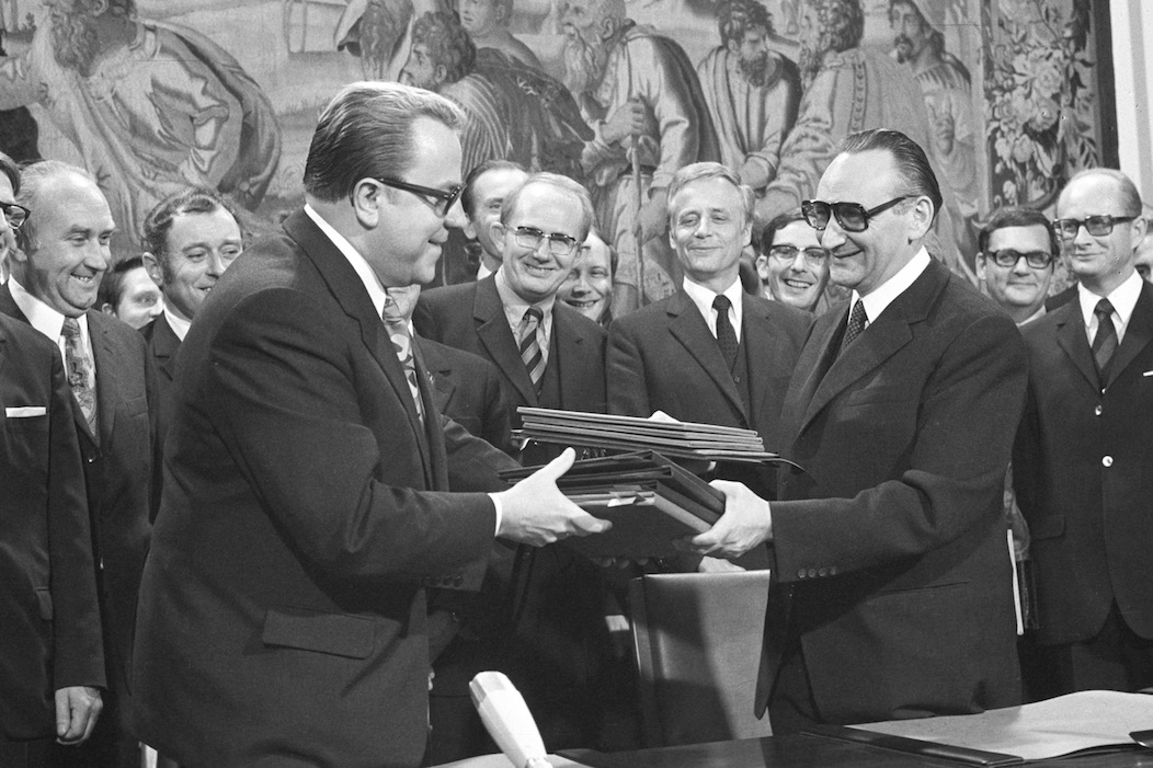 Grundlagenvertrag Zwischen Brd Und Ddr Willy Brandt's Statement on the Basis of Relations with the GDR, 1972
